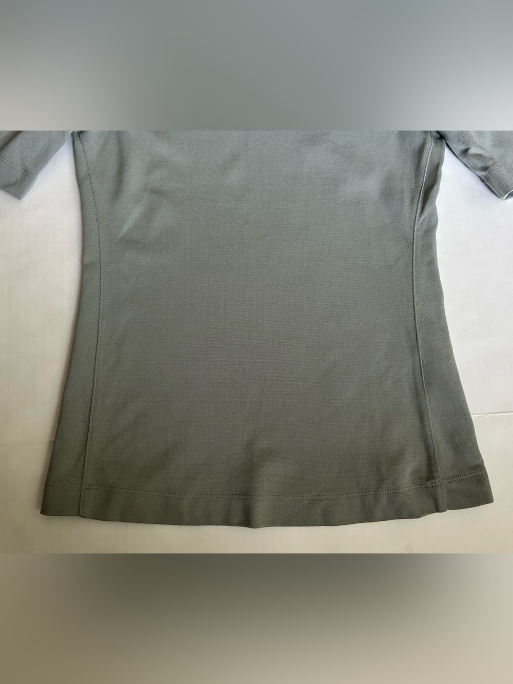 Club Monaco Olive Short-Sleeve Crewneck Top used Size S. - Picture 5 of 8
